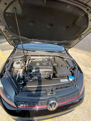 VOLKSWAGEN-GOLF-2017