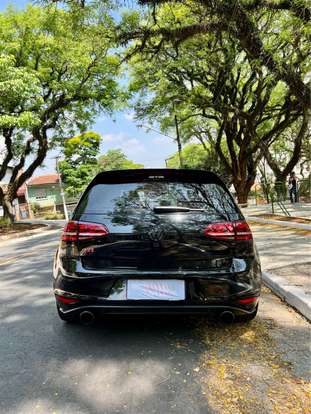 VOLKSWAGEN-GOLF-2017