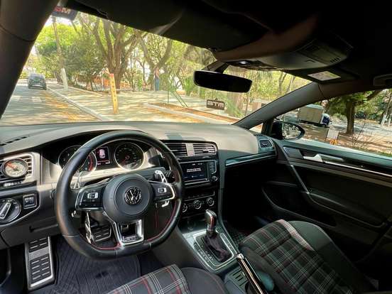 VOLKSWAGEN-GOLF-2.0 TSI GTI 16V TURBO GASOLINA 4P AUTOMÁTICO VOLKSWAGEN-GOLF-2017
