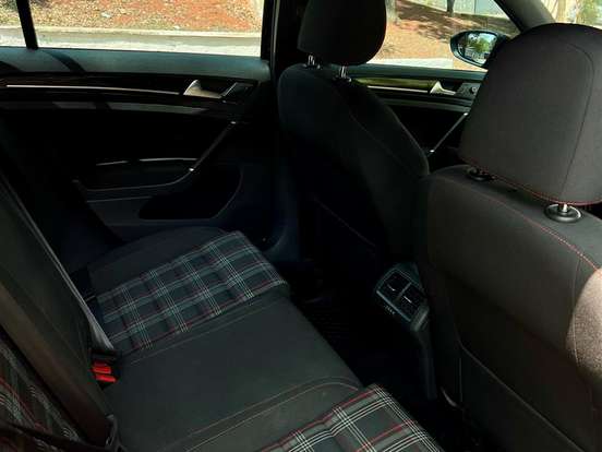 VOLKSWAGEN-GOLF-2.0 TSI GTI 16V TURBO GASOLINA 4P AUTOMÁTICO VOLKSWAGEN-GOLF-2017