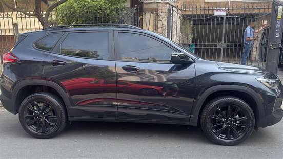 CHEVROLET-TRACKER-2023