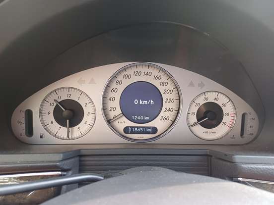 MERCEDES-BENZ-E 320-2003