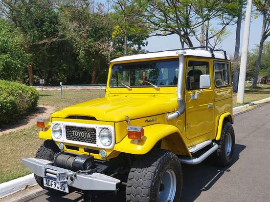 TOYOTA-BANDEIRANTE-3.7 BJ50LV 4X4 TETO RIGIDO DIESEL 2P MANUAL TOYOTA-BANDEIRANTE-1988