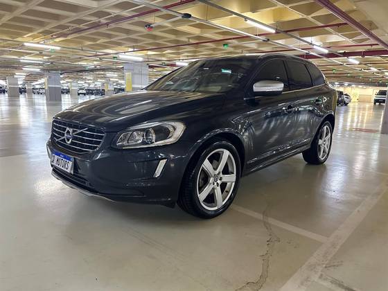 VOLVO XC60 2.0 T5 MOMENTUM GASOLINA 4P AUTOMÁTICO
