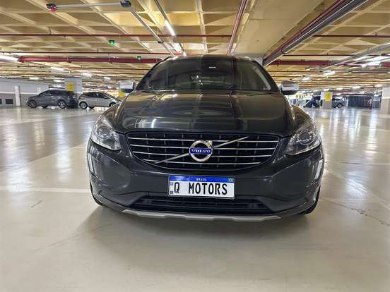 VOLVO-XC60-2015