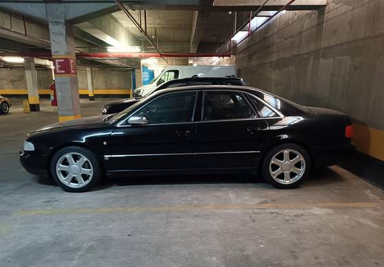 AUDI S8 4.2 QUATTRO V8 40V GASOLINA 4P MANUAL