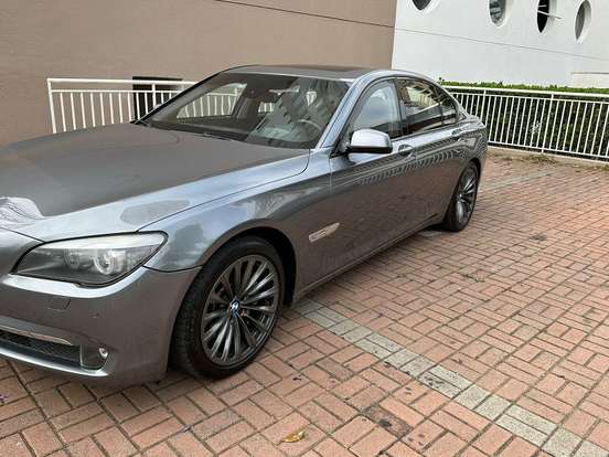 BMW-750i-4.4 SEDAN V8 32V GASOLINA 4P AUTOMÁTICO BMW-750i-2011
