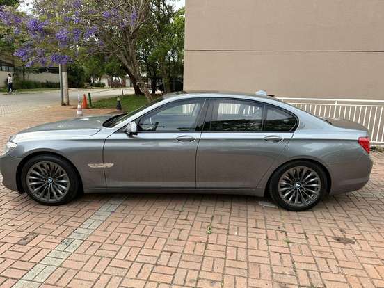 BMW-750i-2011
