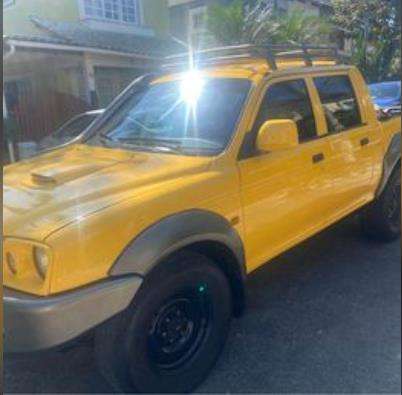 MITSUBISHI-L200-2010