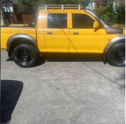 MITSUBISHI-L200-2010