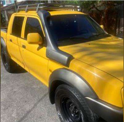 MITSUBISHI-L200-2010