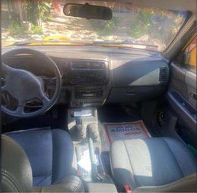 MITSUBISHI-L200-2010