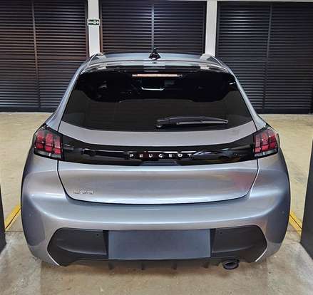 PEUGEOT-208-2022