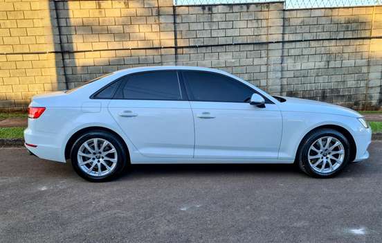 AUDI-A4-2017