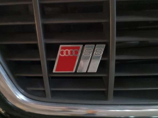 AUDI-S8-1997