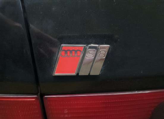 AUDI-S8-1997