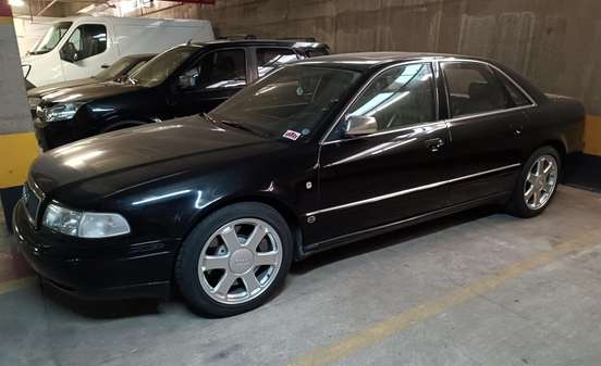 AUDI-S8-1997