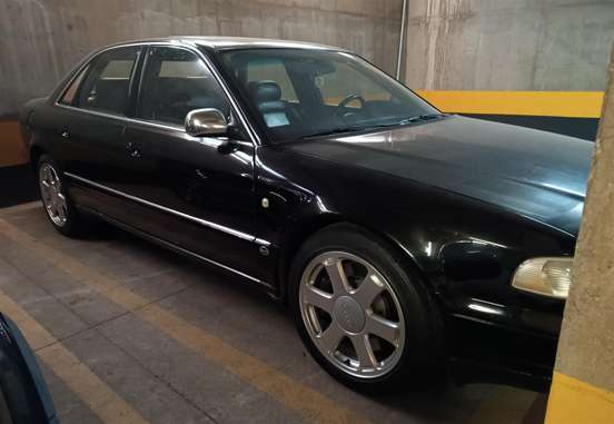 AUDI-S8-1997