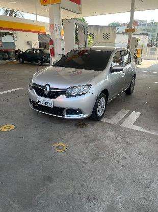 RENAULT-SANDERO-2016