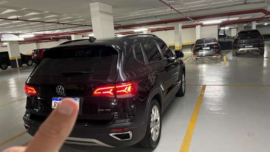 VOLKSWAGEN-TAOS-2022