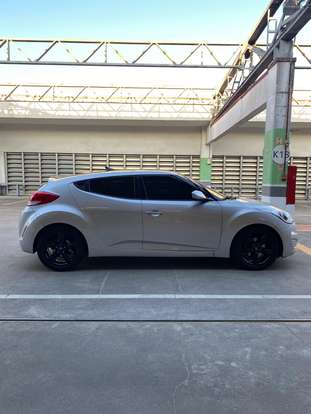 HYUNDAI-VELOSTER-2011