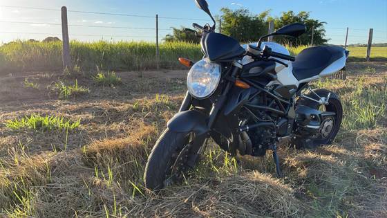 MV AGUSTA BRUTALE 1090R 