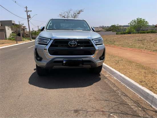 TOYOTA-HILUX-2021