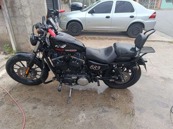 HARLEY-DAVIDSON-SPORTSTER IRON 883-2011