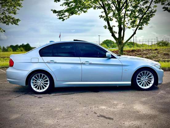 BMW-320i-2.0 16V GASOLINA 4P AUTOMÁTICO BMW-320i-2011