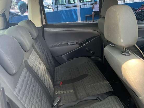 FIAT-IDEA-1.8 MPI ADVENTURE 16V FLEX 4P AUTOMATIZADO FIAT-IDEA-2013