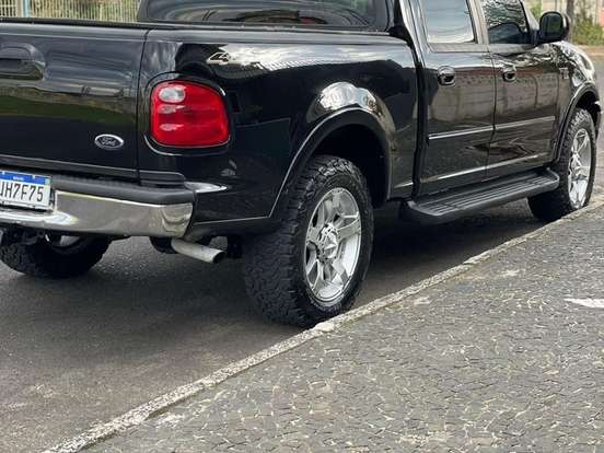 FORD-F-150-5.4 LARIAT 4X4 CE V8 24V GASOLINA 4P AUTOMÁTICO FORD-F-150-2000