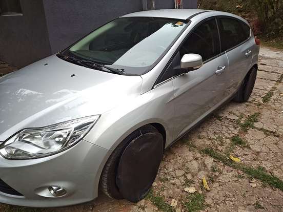 FORD-FOCUS-2014