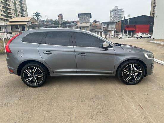 VOLVO-XC60-2016