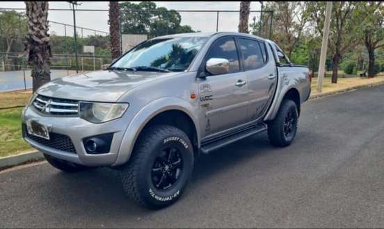 MITSUBISHI-L200 TRITON-3.5 HPE 4X4 CD V6 24V FLEX 4P AUTOMÁTICO MITSUBISHI-L200 TRITON-2011
