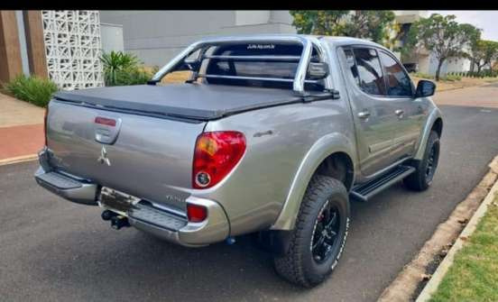 MITSUBISHI-L200 TRITON-3.5 HPE 4X4 CD V6 24V FLEX 4P AUTOMÁTICO MITSUBISHI-L200 TRITON-2011