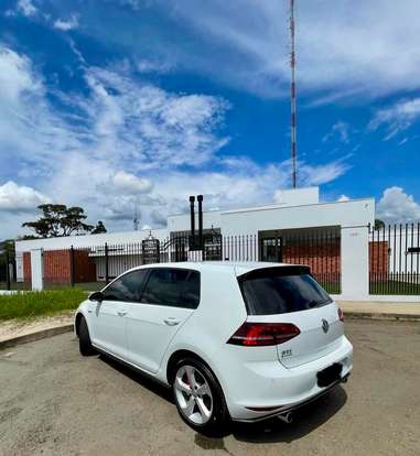 VOLKSWAGEN-GOLF-2.0 TSI GTI 16V TURBO GASOLINA 4P AUTOMÁTICO VOLKSWAGEN-GOLF-2015