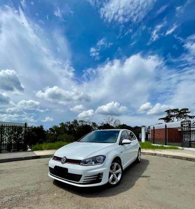 VOLKSWAGEN-GOLF-2.0 TSI GTI 16V TURBO GASOLINA 4P AUTOMÁTICO VOLKSWAGEN-GOLF-2015