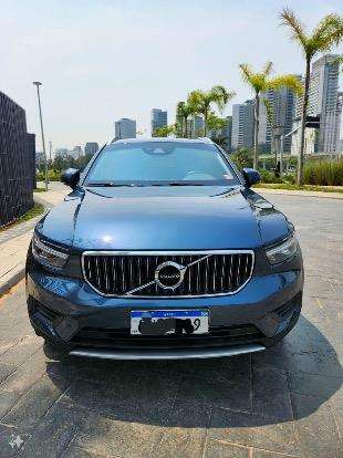 VOLVO-XC40-2021
