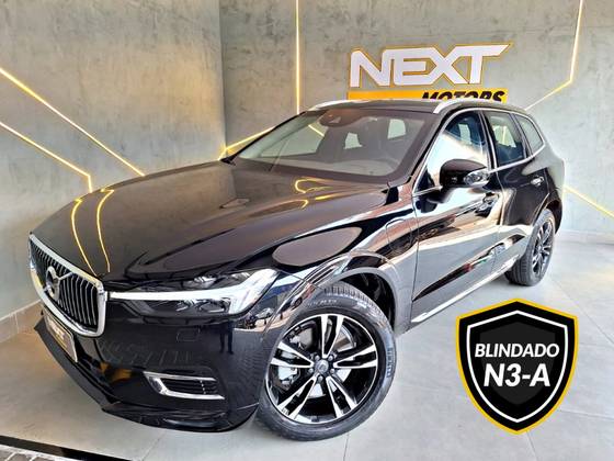VOLVO XC60 2.0 T8 HYBRID MOMENTUM AWD GEARTRONIC