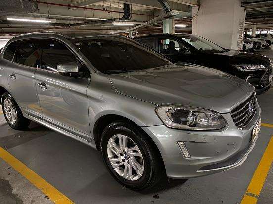 VOLVO-XC60-2015