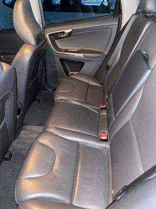 VOLVO-XC60-2015