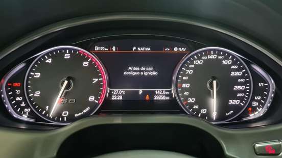 AUDI-S8-2012