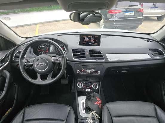 AUDI-Q3-2012