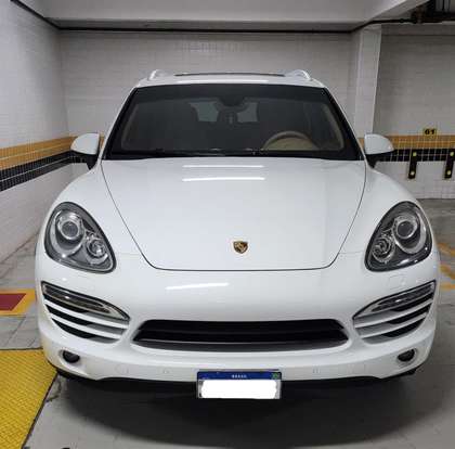 PORSCHE-CAYENNE-2013