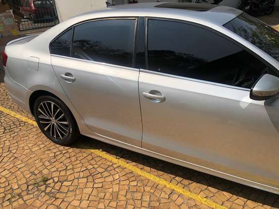 VOLKSWAGEN-JETTA-2013