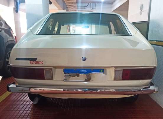 VOLKSWAGEN-PASSAT-1975