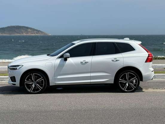 VOLVO-XC60-2018
