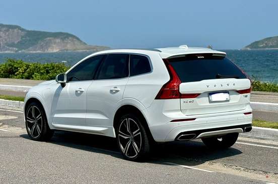 VOLVO-XC60-2018
