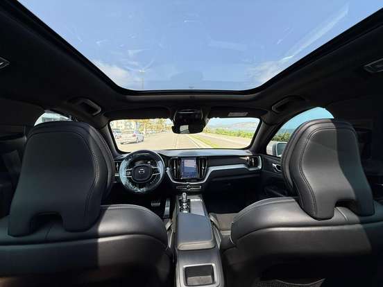 VOLVO-XC60-2018