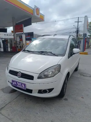 FIAT IDEA 1.6 MPI ESSENCE 16V FLEX 4P MANUAL FIAT IDEA 1.6 MPI ESSENCE 16V FLEX 4P MANUAL